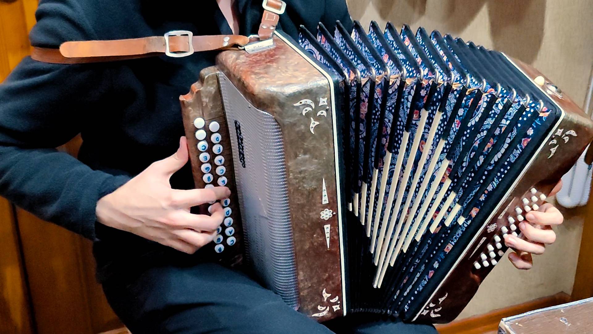 От души сыграл на гармони Беларусь по цифрам Тест на гармони после ремонта у мастера Геннадия смотреть онлайн