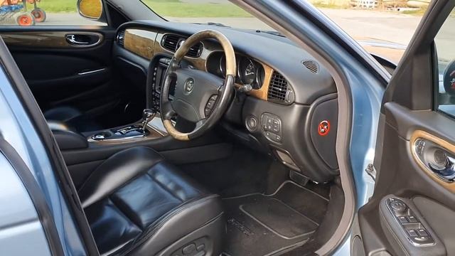 2003 X350 Jaguar XJR Supercharged Condition Review & Specificaition Overview - Forecourt Films смотреть онлайн