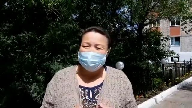 Пациенты со словами благодарности покидают стационар. смотреть онлайн
