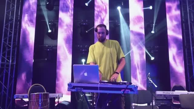 Клуб Армяне смотреть онлайн