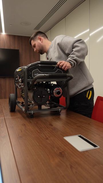 Михалыч-закупыч покупает генератор смотреть онлайн