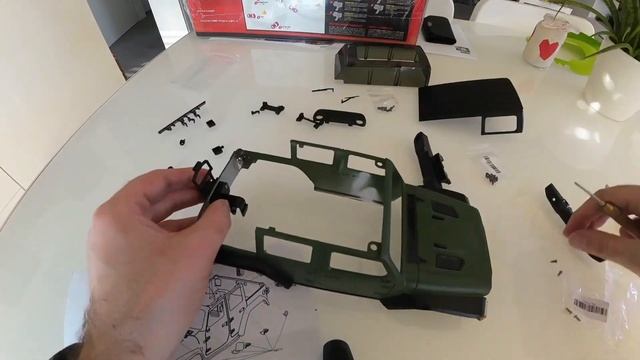 Assembling Injora Jeep Wrangler Body for Traxxas TRX4M смотреть онлайн