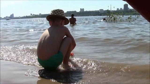 в Волгограде + 37, Лето, Солнце, Жара. смотреть онлайн