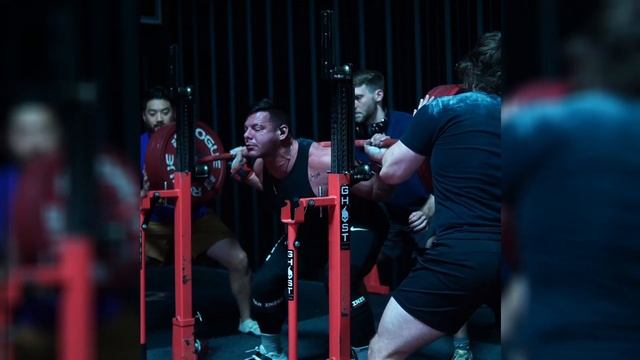 660LB/300KG || SQUATS AT CORRUPTED смотреть онлайн