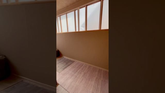 - Кирпичный дом, 2000 года постройки
- Площадь: 92,4 м²
- Этажность: 3 этажа
- Участок: 2 сотки