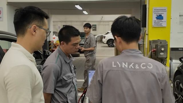 Купили БУ Zeekr 001 на 30% дешевле — поиск всех косяков! Обзор и тест драйв авто из Китая, Зикр 001