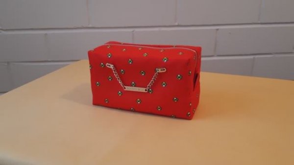 Как сделать простую, но элегантную сумочку.