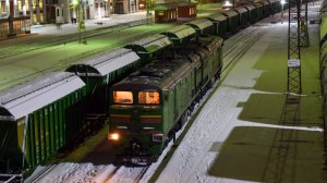Тепловоз 2ТЭ10М-3332. Манёвры по станции. Звук 10Д100.