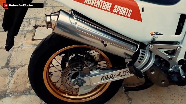 This Rally Inspired Motorcycle Was The First Of It's Kind - The Honda XRV650 смотреть онлайн