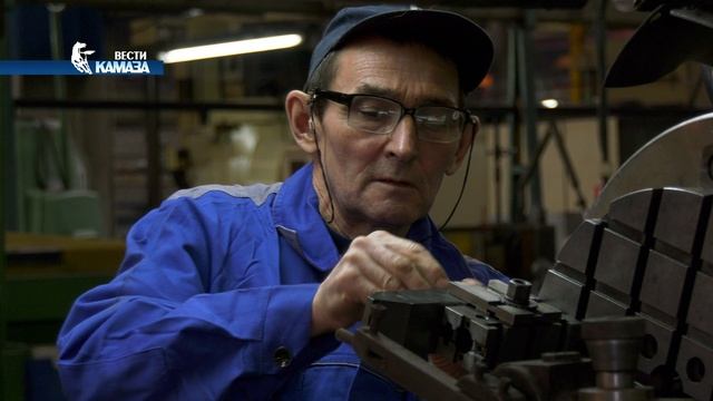 Вести КАМАЗа 24.03.2025 — Открытие столовой НТЦ, Конкурс профмастерства водителей погрузчиков смотреть онлайн