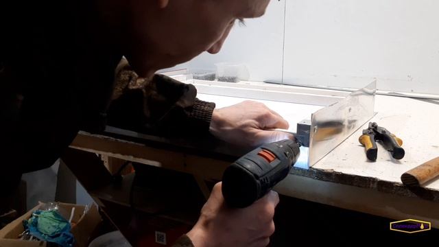 Обивка крышек металлом.