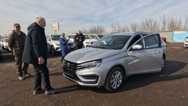 ВЗЯТЬ VESTA SW или НЕМНОГО ПОДКОПИТЬ НА HAVAL M6? Приехали за новой LADA VESTA SW 2025 ENJOY