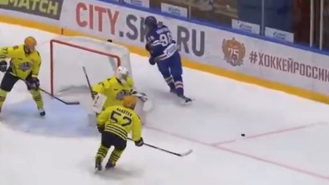 Яркие моменты игры вратаря МХК Атлант смотреть онлайн