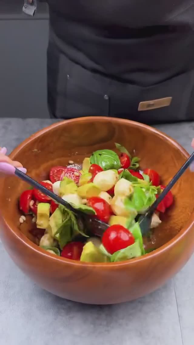 Яркий итальянский салат как в ресторане! Подписывайтесь на канал! Новые Рецепты КАЖДЫЙ ДЕНЬ! смотреть онлайн