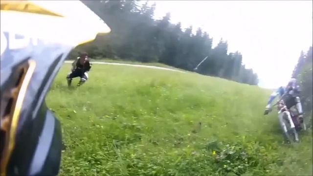 Crazy Insane Downhill Fails MTB Compilation смотреть онлайн