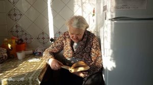 28 марта 2025. Мама читает «Монте-Кристо»