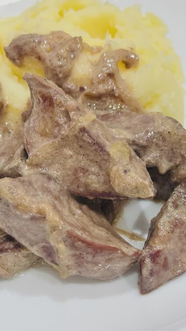 Готовим печень индейки на сковороде с луком и сметаной - вкусно, просто и доступно смотреть онлайн