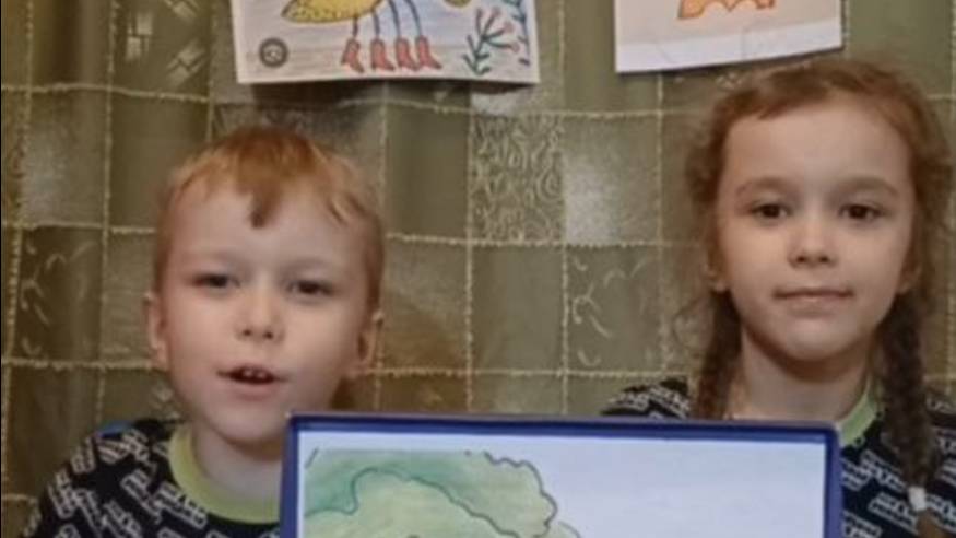 Есентий Чихирин, Леонтия Чихирина - Корней Чуковский "Муха-Цокотуха" (отрывок) смотреть онлайн