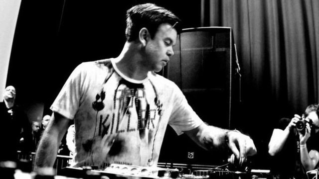 Paul Oakenfold - Essential Mix Live @ Gatecrasher, Leeds смотреть онлайн