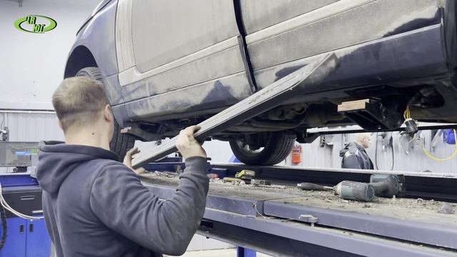 Замена кронштейна электрического порога смотреть онлайн