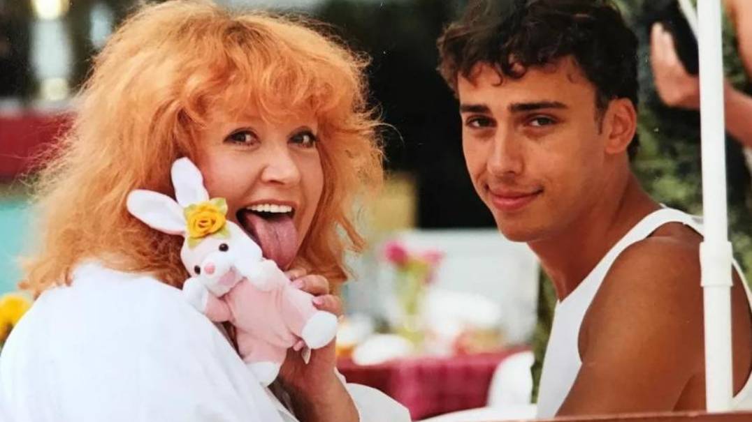 Почему Галкин* осчастливил престарелую Примадонну и как их генетический материал удивил мир смотреть онлайн