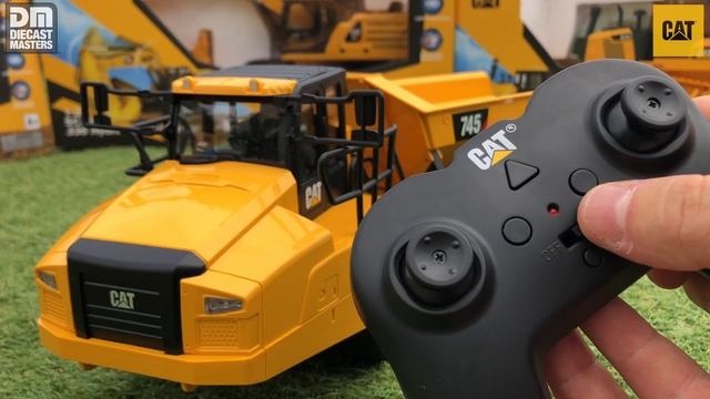 Diecast Masters 1:24 Scale RC Cat® 745 Articulated Truck смотреть онлайн