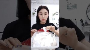 Лёд со снегом вкусно!