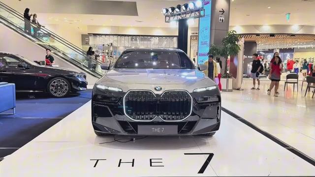 BMW 7 Series 2025 обзор смотреть онлайн