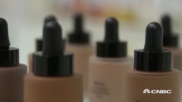 Tania Bryer visits Paris, the world's cosmetics capital | The Edge смотреть онлайн