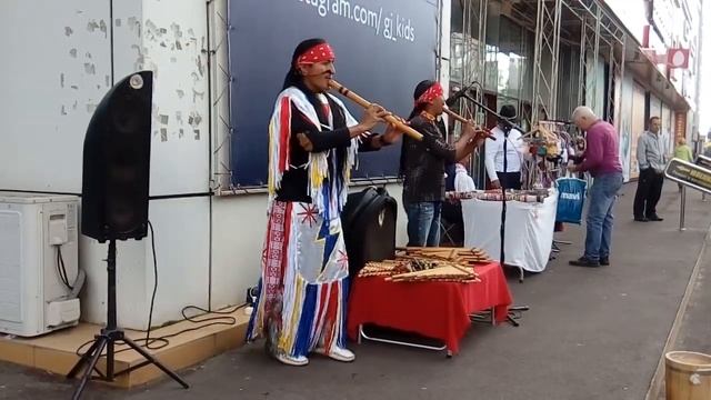 Yarik Ecuador. 11.09.18 Qarwa Yaku. Очень красивая музыка. смотреть онлайн