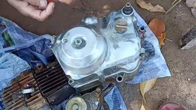 SPRAY PAINT ENGINE HONDA SUPER CUB смотреть онлайн