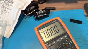 Замеряем ток потребления нового и старого брелока Scher-Khan Mobicar 1 и прописываем в авто