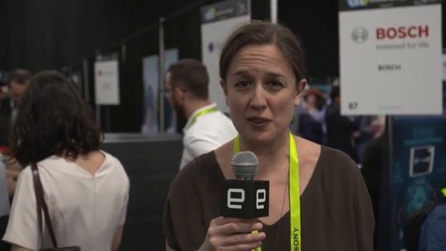 FoldiMate Hands-On The Laundry Folding Robot at CES 2019 смотреть онлайн