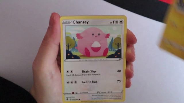 Pokémon TCG: Fusion Strike Booster Box Opening! смотреть онлайн