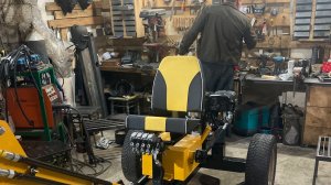 Собираем миниэкскаватор после покраски