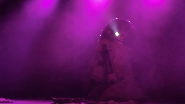 The Empire Strips Back débarque à Montréal! смотреть онлайн