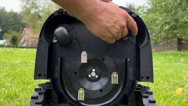 Робот газонокосилка Senix LR180-L-EU смотреть онлайн