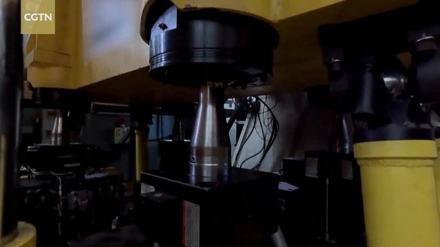 'Treadmill for trains' in Beijing ensures comfortable riding experience смотреть онлайн