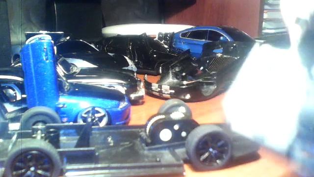 Как посадить машинки Kinsmart. 1видео