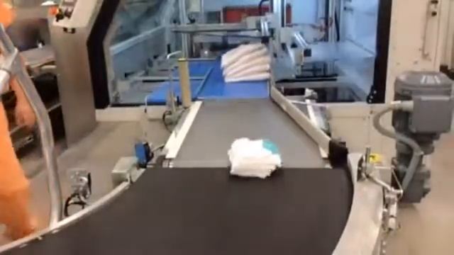 Упаковка полотенец с помощью Minipack-Torre Pratika 80-T MPS смотреть онлайн