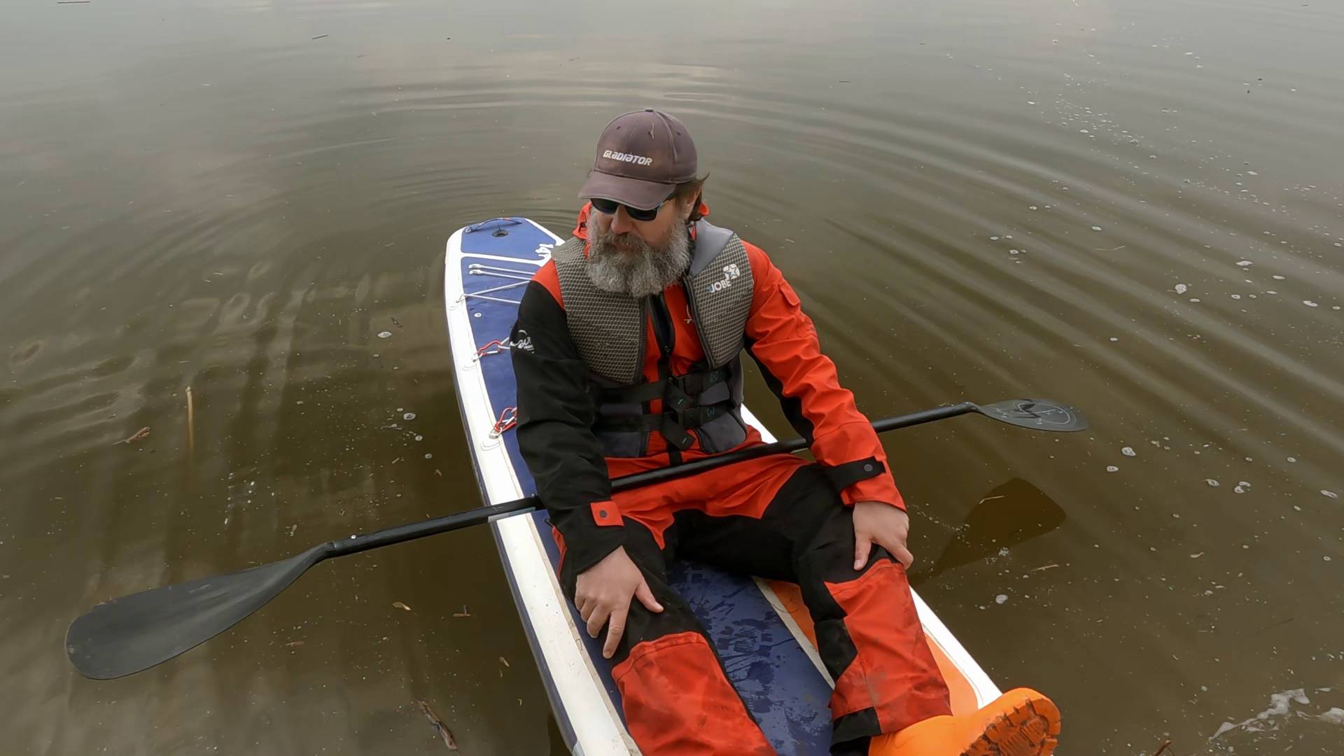 Про греблю байдарочным веслом на SUP смотреть онлайн