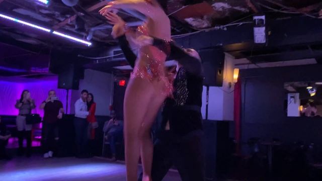 Adriano & Samantha (Revolution number) at the BachataLOGIA Night on february 28 2020 смотреть онлайн