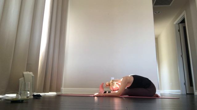 Maren’s Om All Level Vinyasa Flow смотреть онлайн