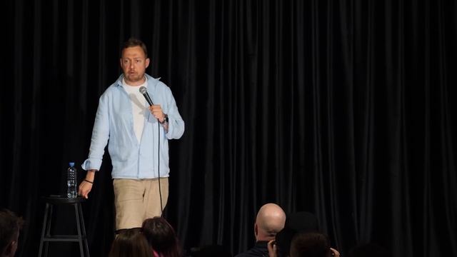 ABUSHOW /ТЫ ЧТО ТУТ СТОИШЬ? БЕГИ СКОРЕЕ ВЕСЕЛИТЬСЯ смотреть онлайн