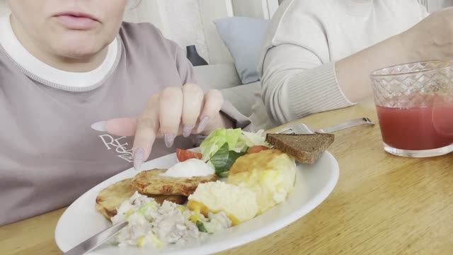 НЕПРЕДСКАЗУЕМЫЙ ОТДЫХ смотреть онлайн