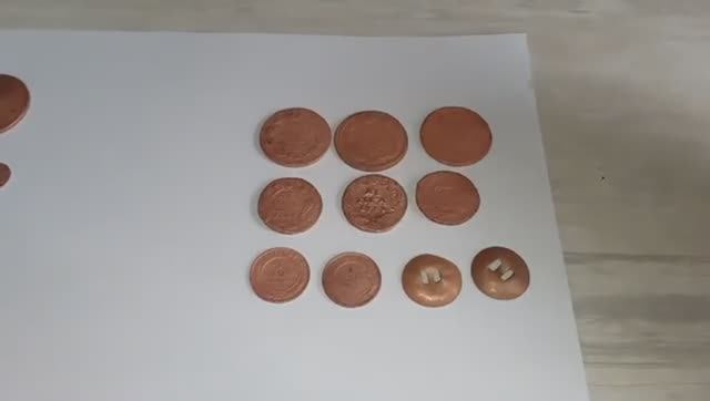 патинирование медных монет двумя способами_ медным купоросом с марганцовкой и серной мазью смотреть онлайн