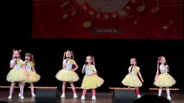 Наши самые маленькие и самые смелые раздают кач-кач! смотреть онлайн