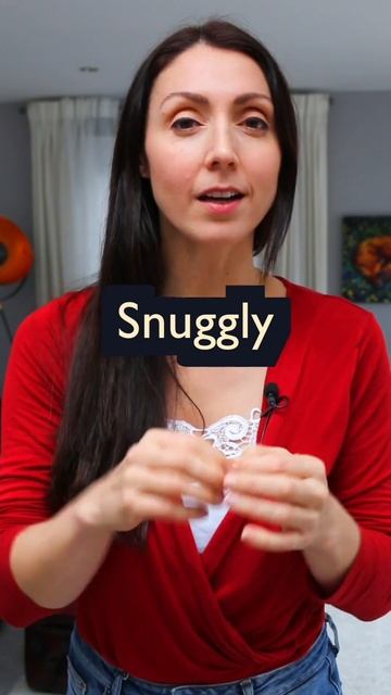 👐 Snugly Vs Snuggly 👐 Confusing English Words