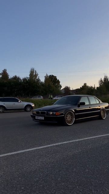 Е38 #bassecurity #caraudio #lowbass #bmwe38 #stance #lowcar смотреть онлайн
