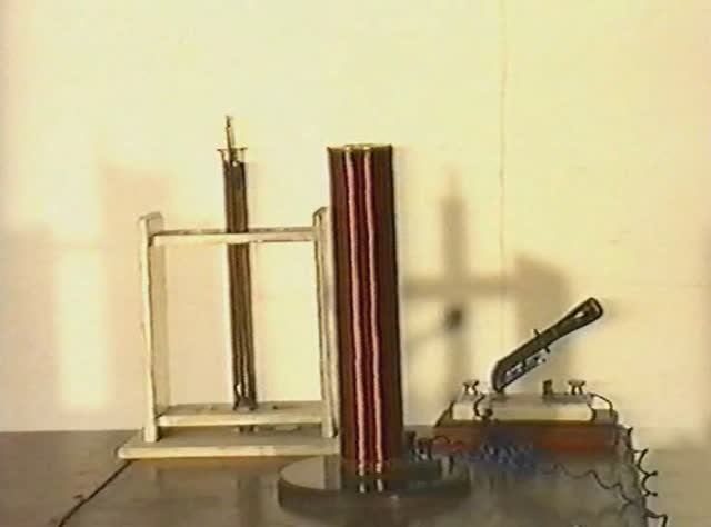 Физика. Опыты. Электричество и магнетизм. Магнитные свойства сред. Магнитострикция смотреть онлайн